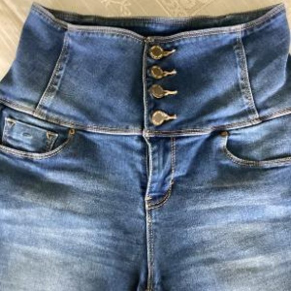 Jeans - Picture 2 of 4